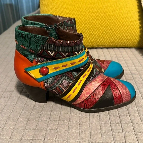 SoCoFy Ankle Boots - Picture 1 of 6